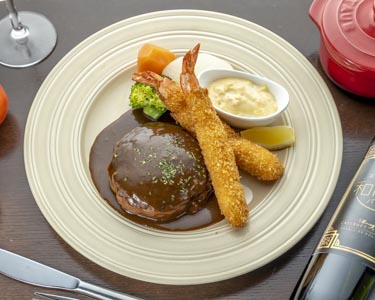 ハンバーグ、海老フライ